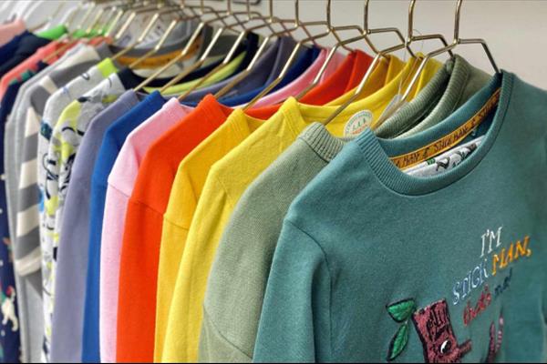 چگونه لباس بچه‌گانه مناسب پوست حساس کودکان انتخاب کنیم؟